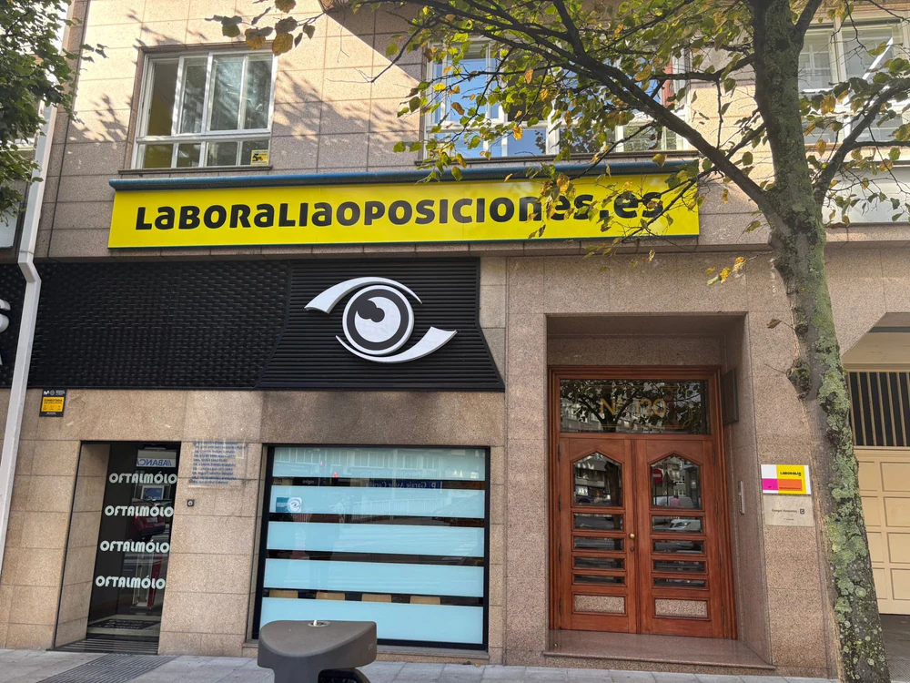 Foto de Academia oposiciones PREMIR Coruña