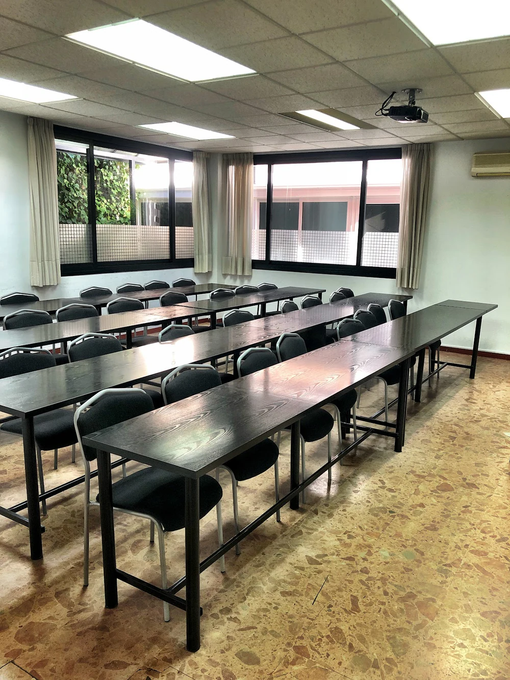 Foto de Esatur Madrid – Curso TCP y Curso de Azafata de Vuelo
