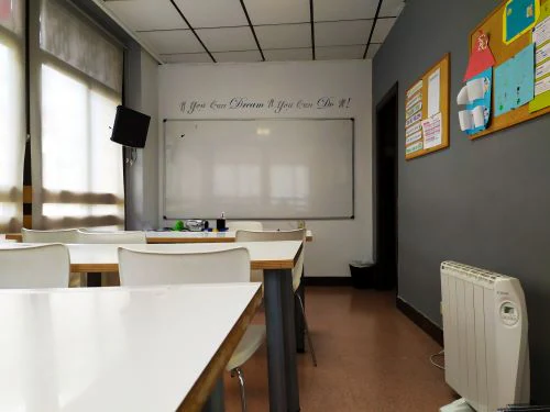 Academia Chiswick-Capital Languages