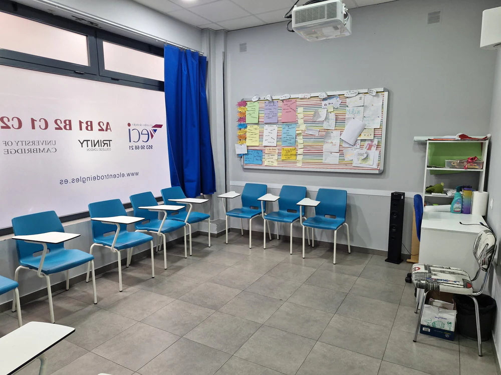 Foto de Idiomas LOES ST