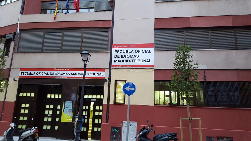 Foto de Escuela Oficial de Idiomas Valdezarza