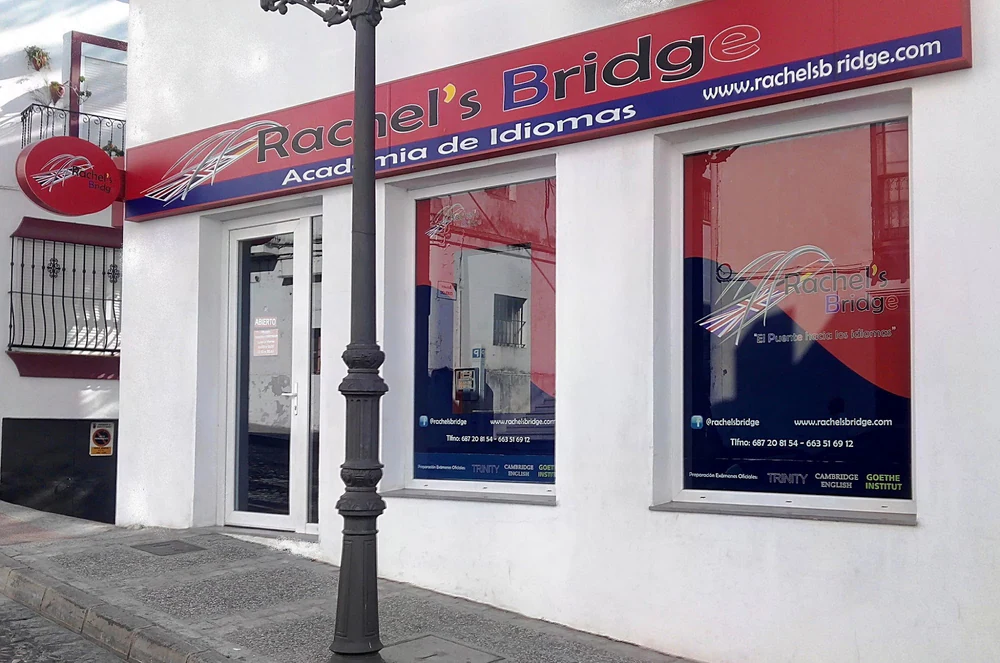Foto de Rachel's Bridge - Academia de Idiomas