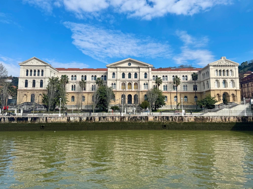 Foto de Escuela Oficial de Idiomas