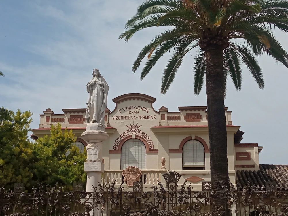 Academia Juan Y Marisi