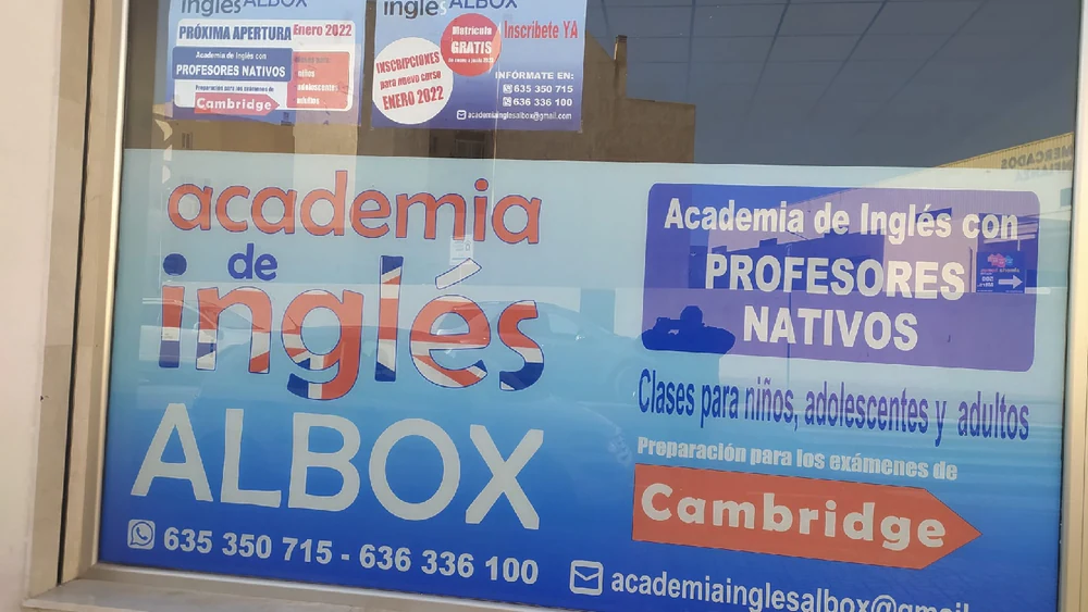Foto de Academia de Estudios y Oposiciones Granada